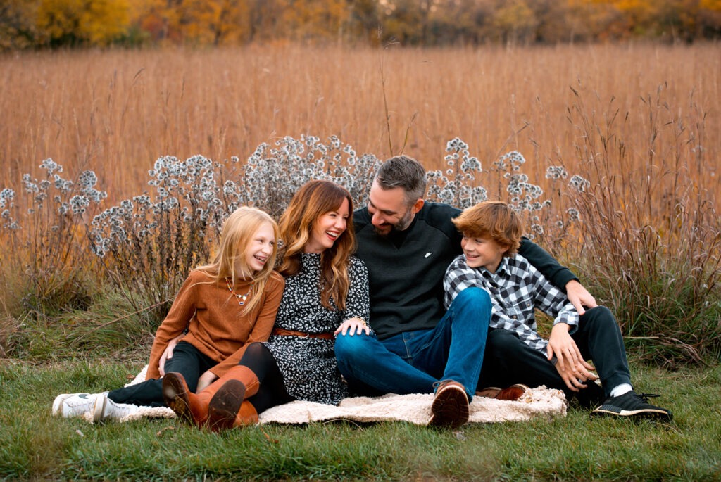 Milwaukee Family Photographer, family photography Milwaukee, family portraits near me
